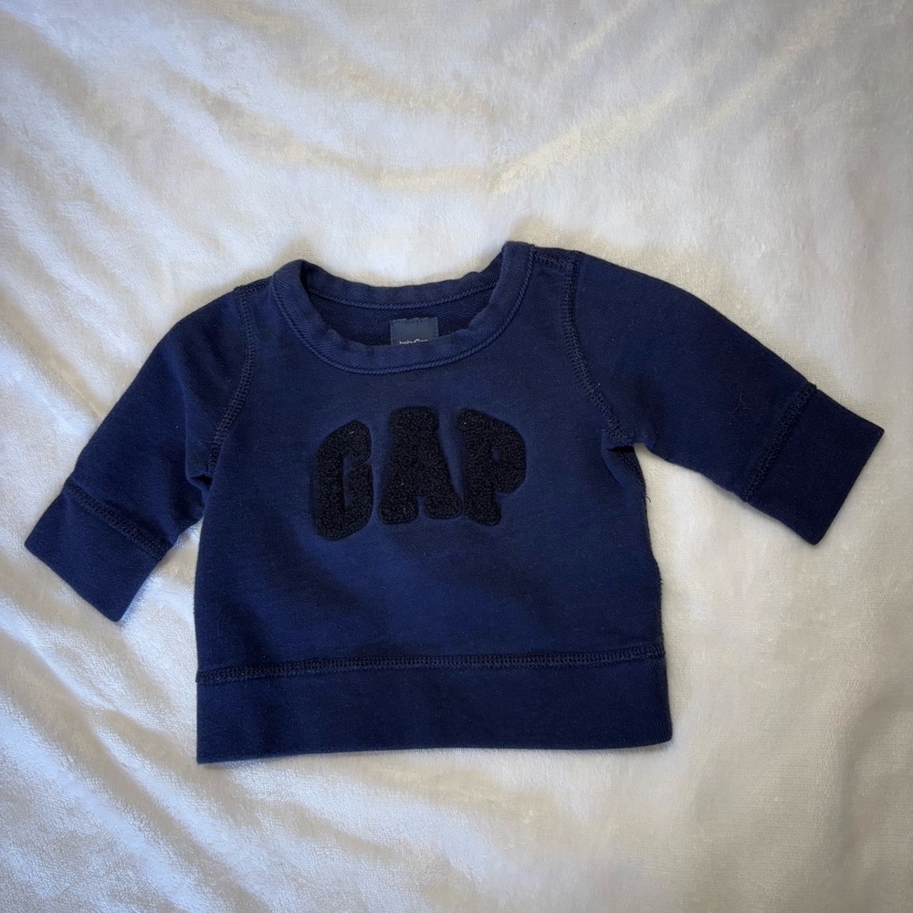 Baby GAP pullover navy sweater with black writing 0-3 months